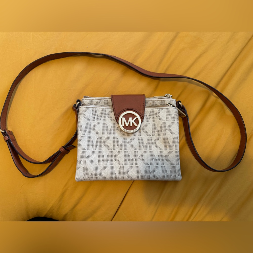 Michael Kors Crossbody